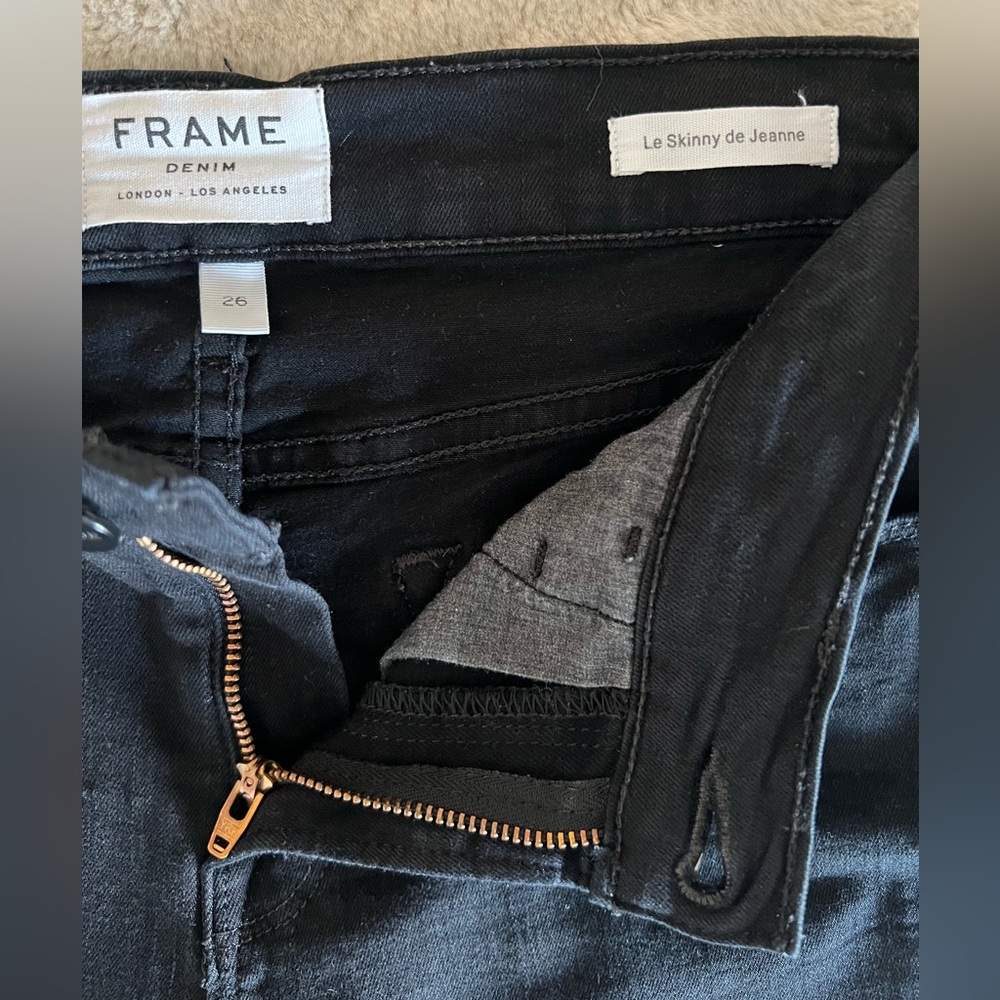 Frame Le Skinny de Jeans – Black Stretch Denim, Mid‑Rise, Women’s Size 26 - Picture 5 of 8